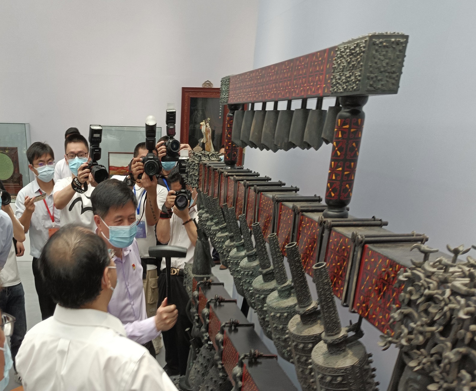 上海非遺展，文旅部領導奏響隨州青銅編鐘